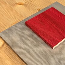 Ať už rustikální, elegantní nebo barevné: S mořidly od ADLER si dřevo přijde na své – a odborníci na aplikace vám ukáží, jak se to dělá!