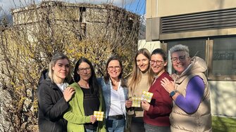 Lack-Ladies unter sich: Claudia M. Berghofer (3.v.li.) mit Gutschein-Gewinnerinnen. 