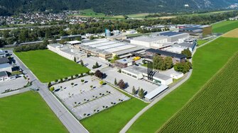 ADLER-Werk Lackfabrik ve Schwazu v Tyrolsku je sídlo společnosti a jediné výrobní místo společnosti ADLER | © ADLER