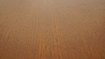 Povrchy oken se systémem ADLER Diamond zapůsobí výjimečně krásným designem pórů a neuvěřitelně vysokou tvrdostí a odolností. (Foto: ADLER)