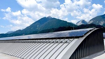 Výkonné fotovoltaické zařízení je důležitým přínosem pro energetickou ekonomiku u společnosti ADLER. (Fotoodkaz: ADLER)