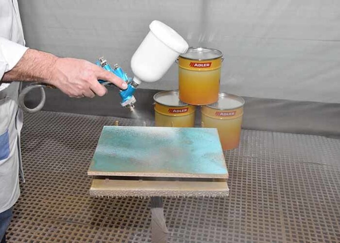 Schritt 3: Bürsten nach dem ersten Anstrich