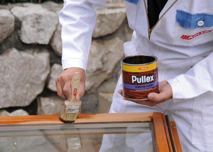 Základní nátěr renovačním základním nátěrem Pullex Renovier-Grund 